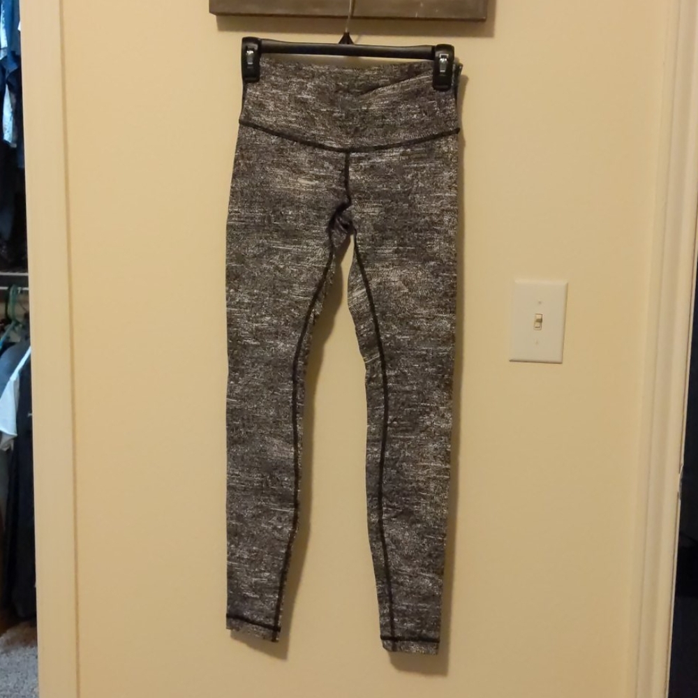 Lululemon Wunder Under Low Rise 28"